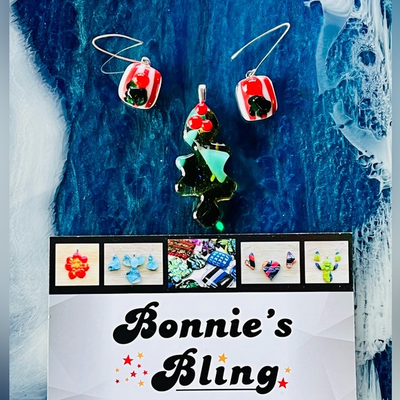 Bonnie’s Bling One Of A Kind Fused Glass Jewelry and Accessories to Wear. - Picture 8 of 15